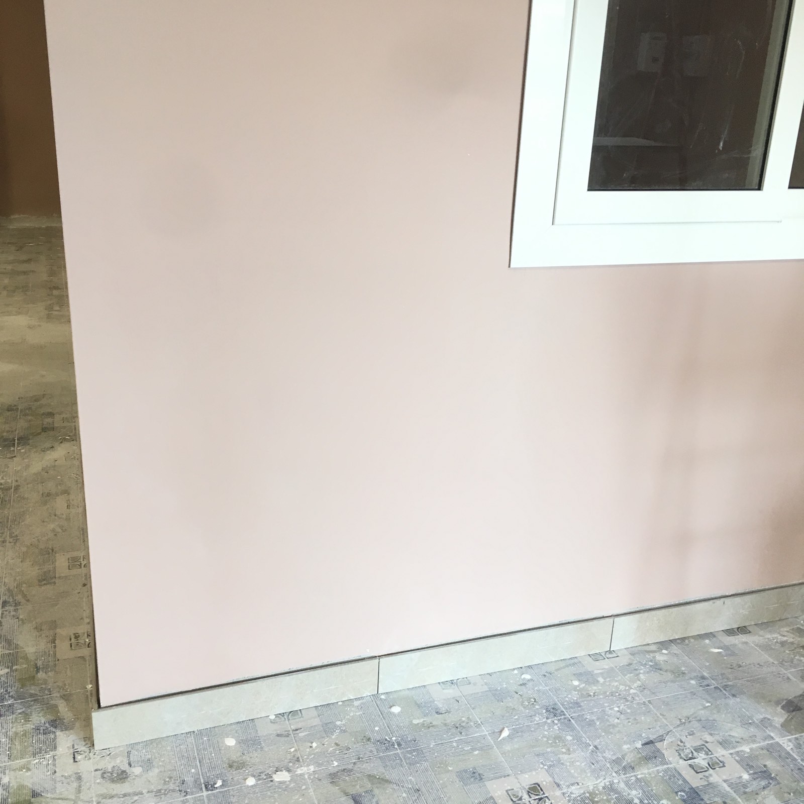 Baseboard around the walls